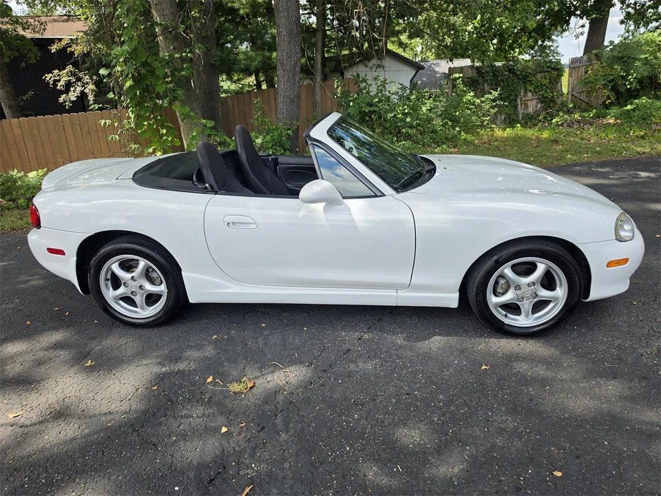 2002 Mazda NB MX-5 Miata - Image 15 of 31