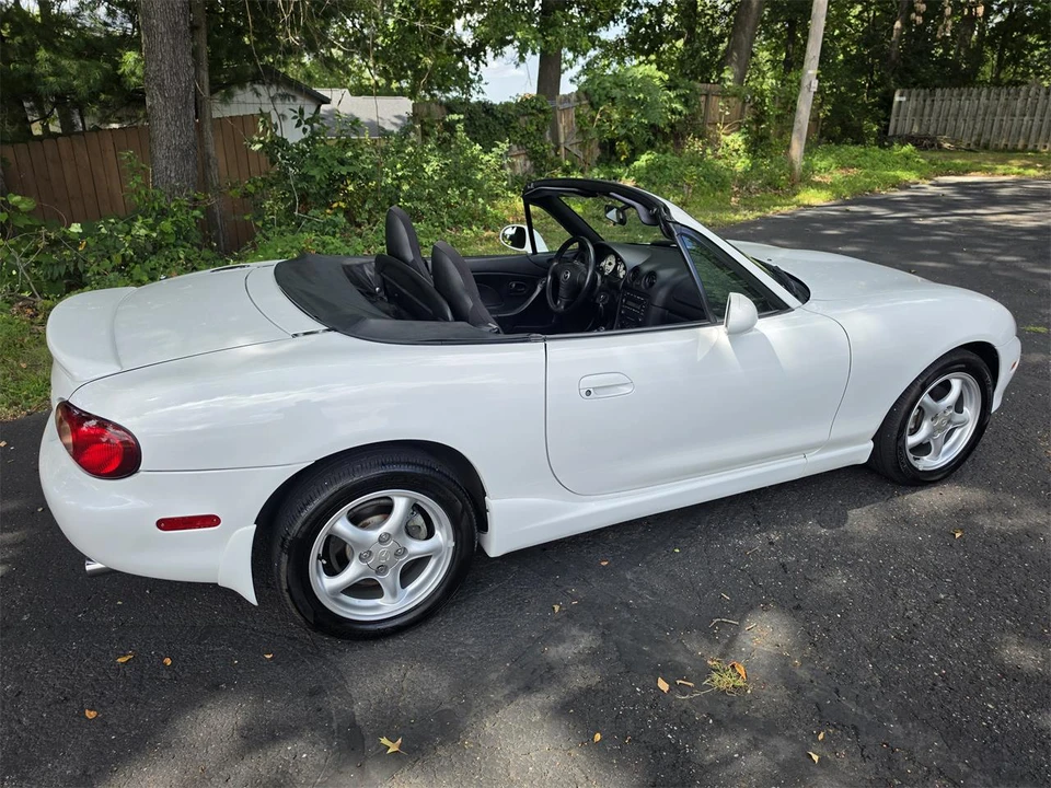 2002 Mazda NB MX-5 Miata - Image 16 of 31