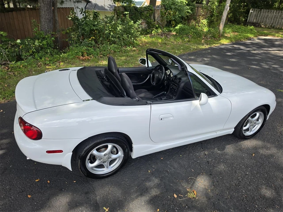 2002 Mazda NB MX-5 Miata - Image 17 of 31