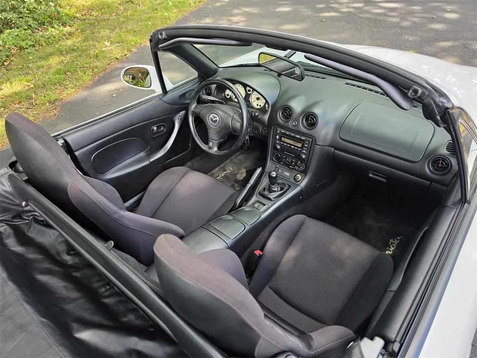 2002 Mazda NB MX-5 Miata - Image 20 of 31