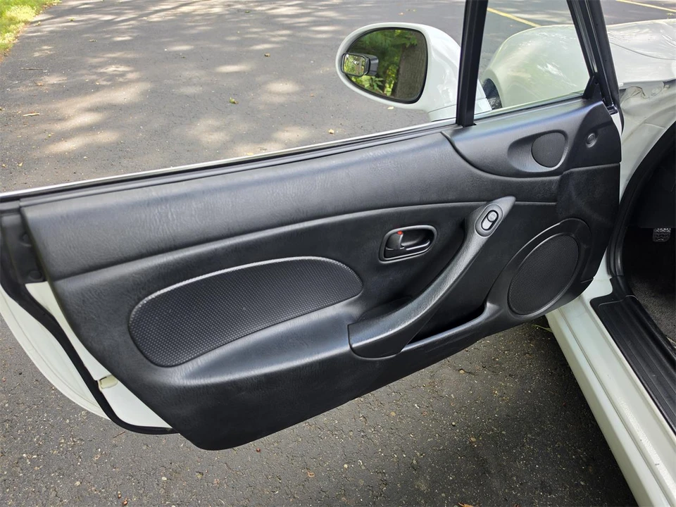 2002 Mazda NB MX-5 Miata - Image 21 of 31