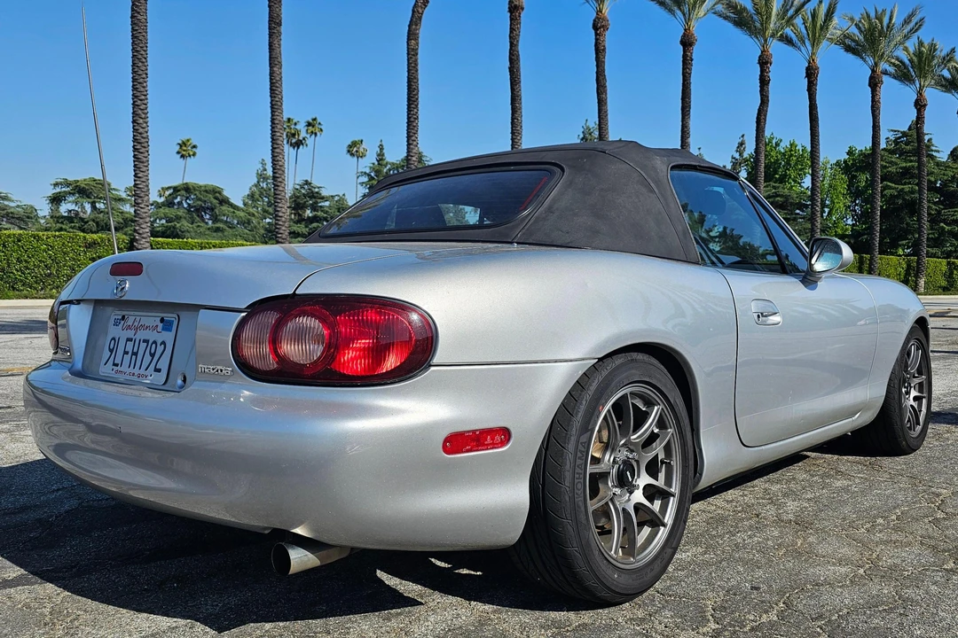 2002 Mazda NB MX-5 Miata - Image 4 of 24