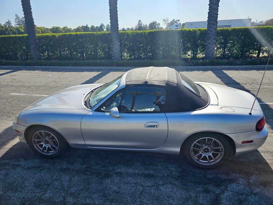 2002 Mazda NB MX-5 Miata - Image 15 of 24