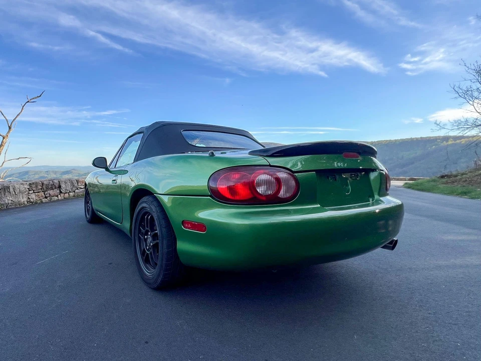 2002 Mazda NB MX-5 Miata - Image 18 of 31