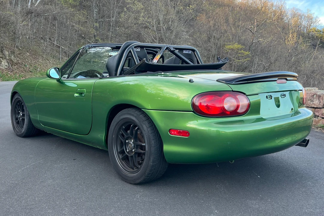 2002 Mazda NB MX-5 Miata - Image 4 of 31