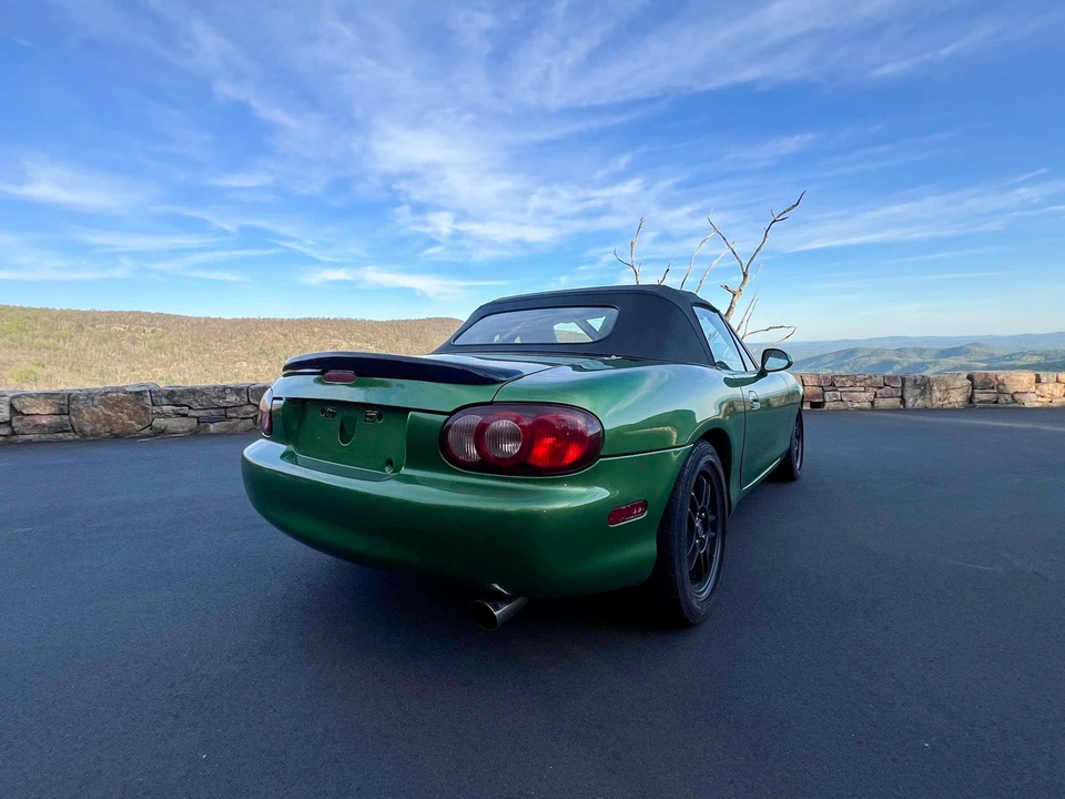 2002 Mazda NB MX-5 Miata - Image 21 of 31