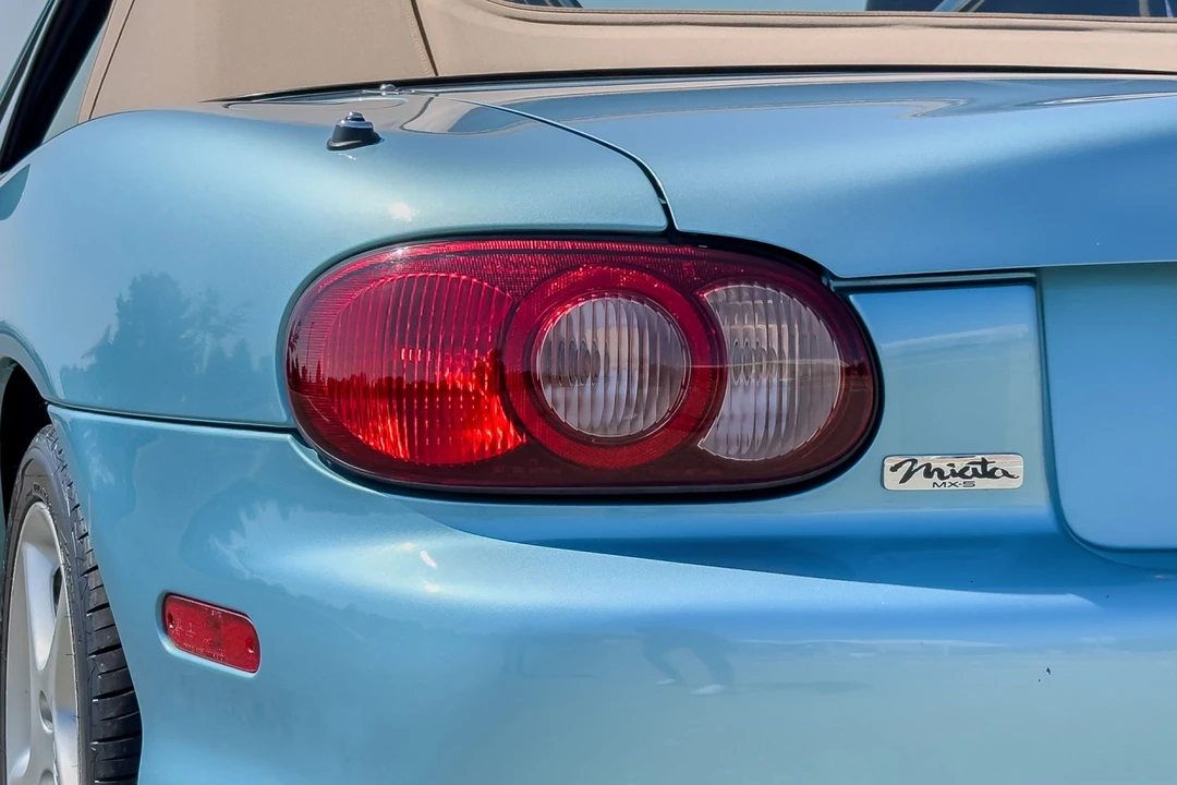 2002 Mazda NB MX-5 Miata - Image 16 of 31