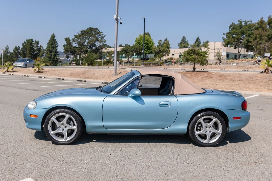 2002 Mazda NB MX-5 Miata - Image 9 of 31