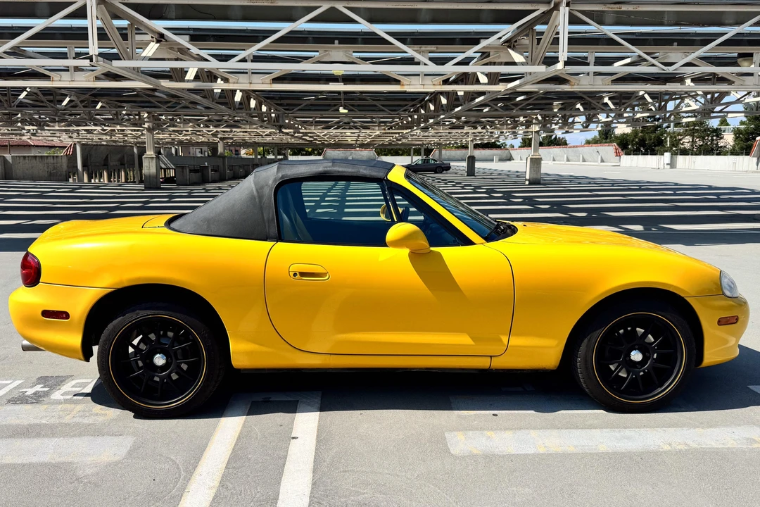 2002 Mazda NB MX-5 Miata - Image 3 of 31