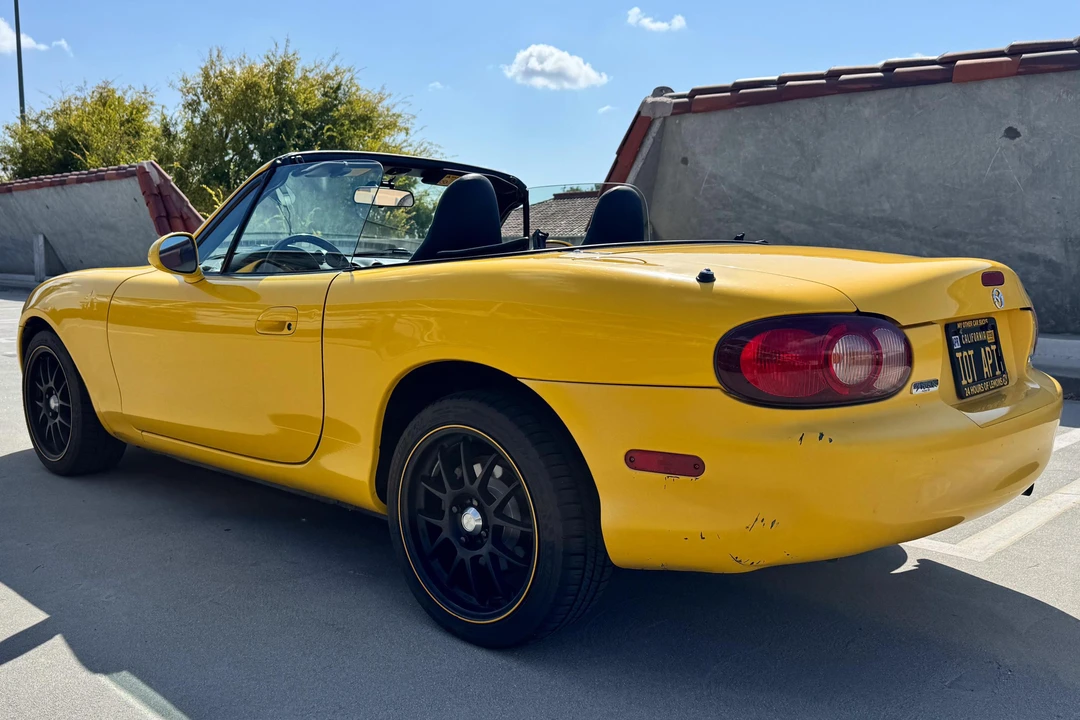2002 Mazda NB MX-5 Miata - Image 4 of 31