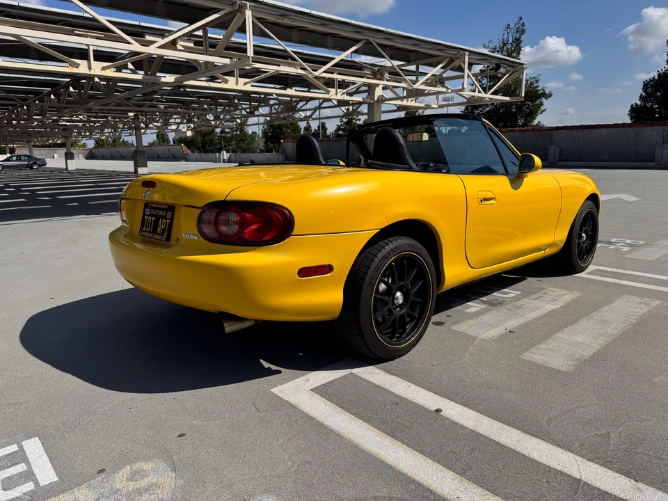 2002 Mazda NB MX-5 Miata - Image 9 of 31
