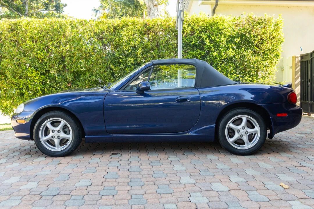 2002 Mazda NB MX-5 Miata - Image 16 of 31