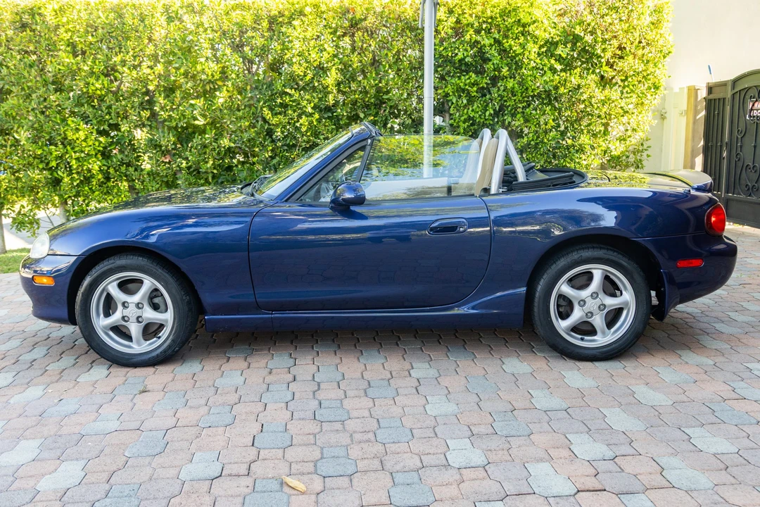 2002 Mazda NB MX-5 Miata - Image 8 of 31