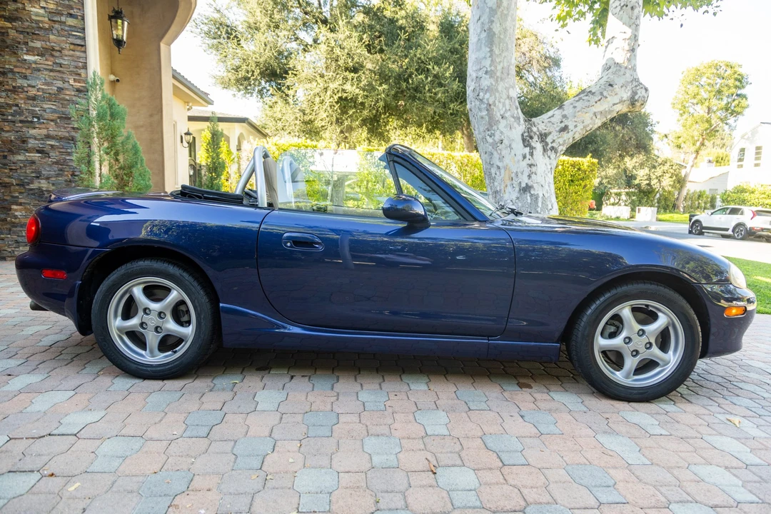 2002 Mazda NB MX-5 Miata - Image 4 of 31