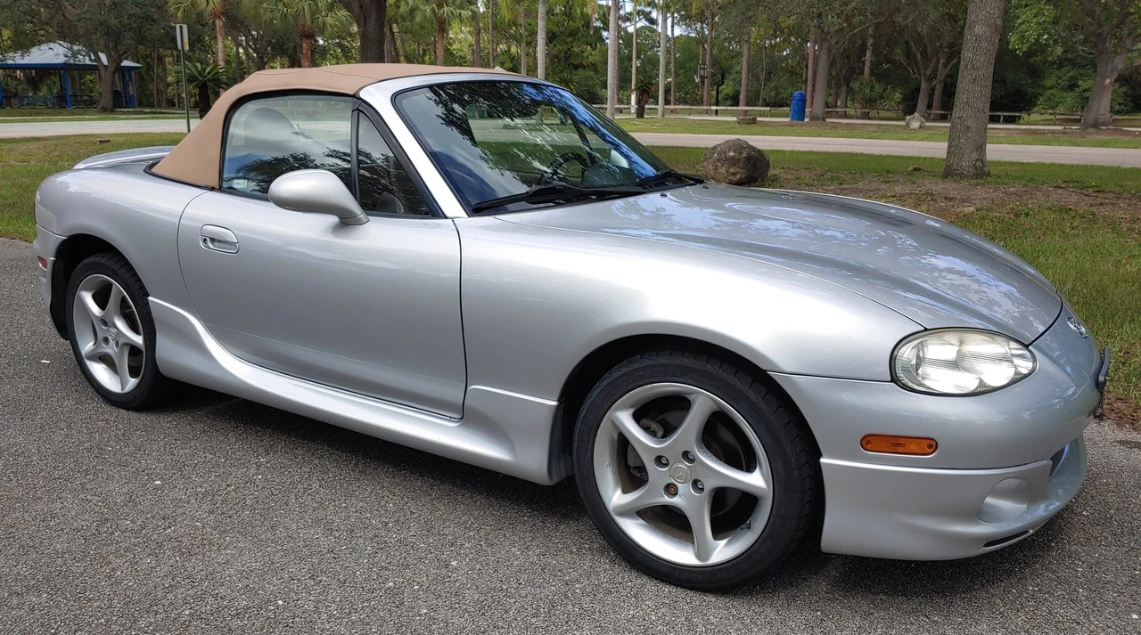 2002 Mazda NB MX-5 Miata - Image 9 of 31