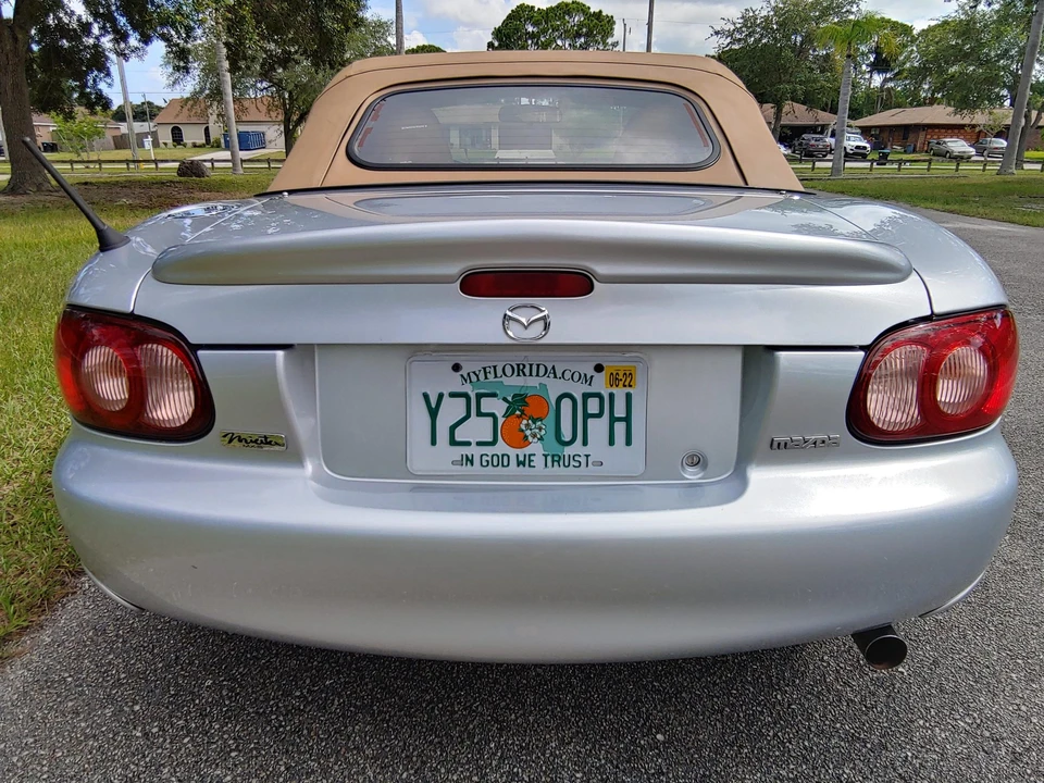 2002 Mazda NB MX-5 Miata - Image 18 of 31