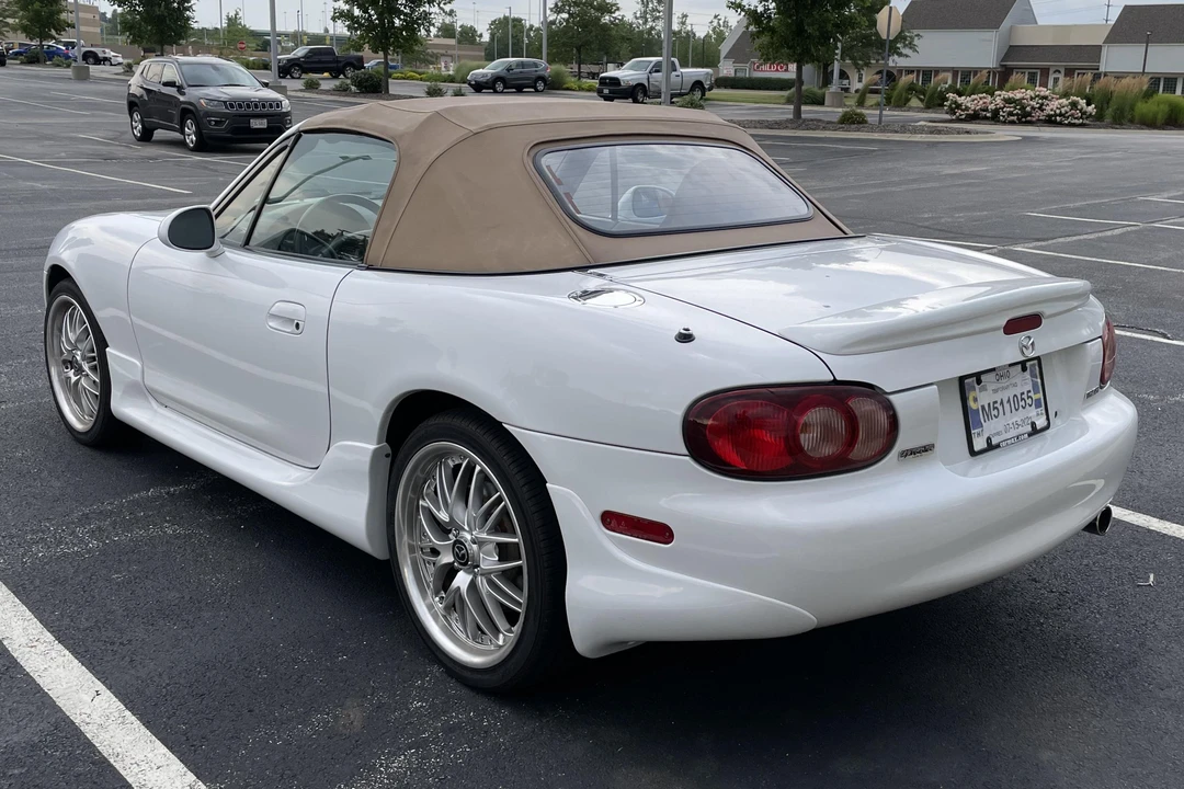 2002 Mazda NB MX-5 Miata - Image 4 of 31