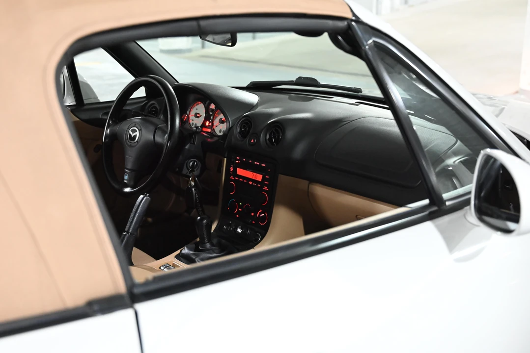 2002 Mazda NB MX-5 Miata - Image 17 of 31