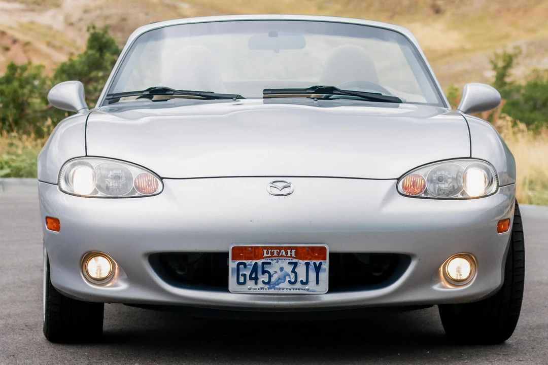 2002 Mazda NB MX-5 Miata - Image 2 of 31