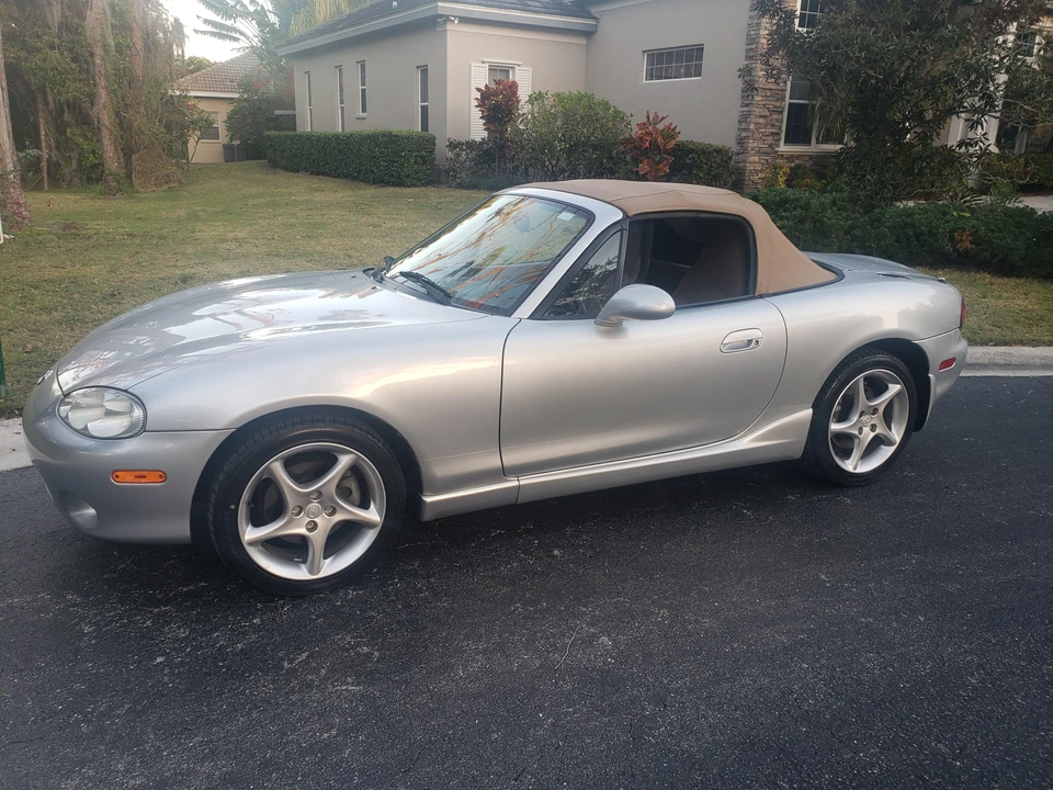 2002 Mazda NB MX-5 Miata - Image 2 of 31