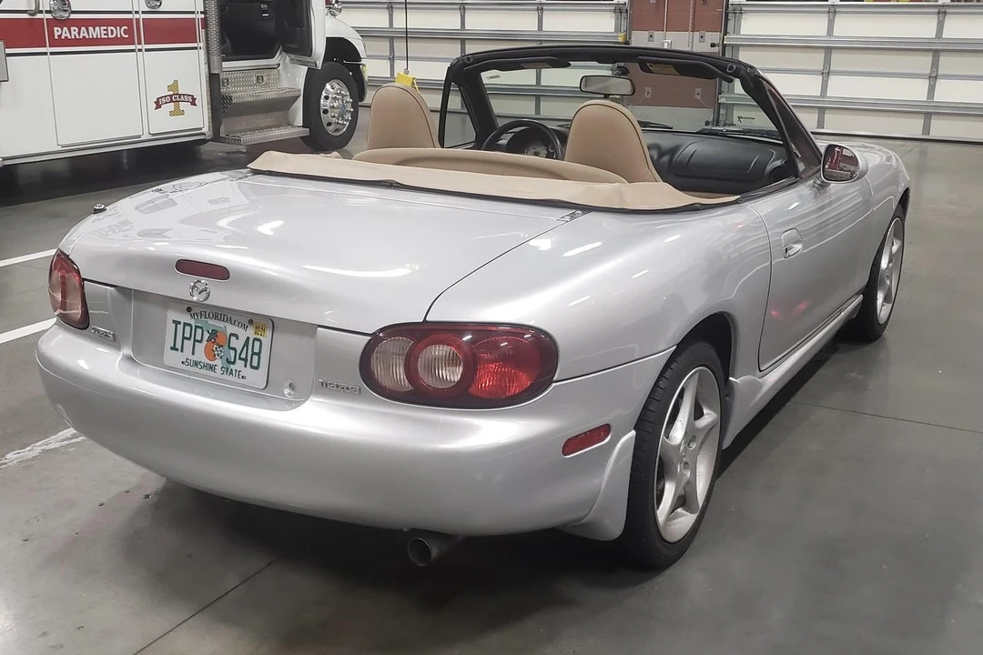 2002 Mazda NB MX-5 Miata - Image 4 of 31