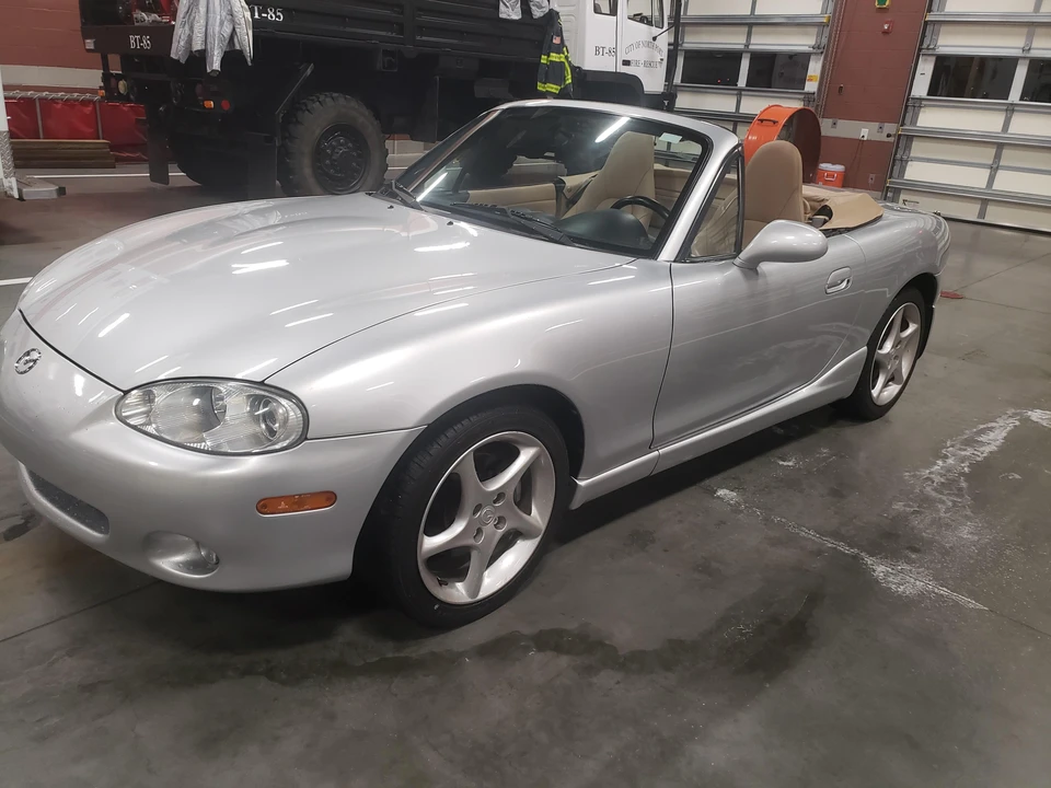 2002 Mazda NB MX-5 Miata - Image 7 of 31