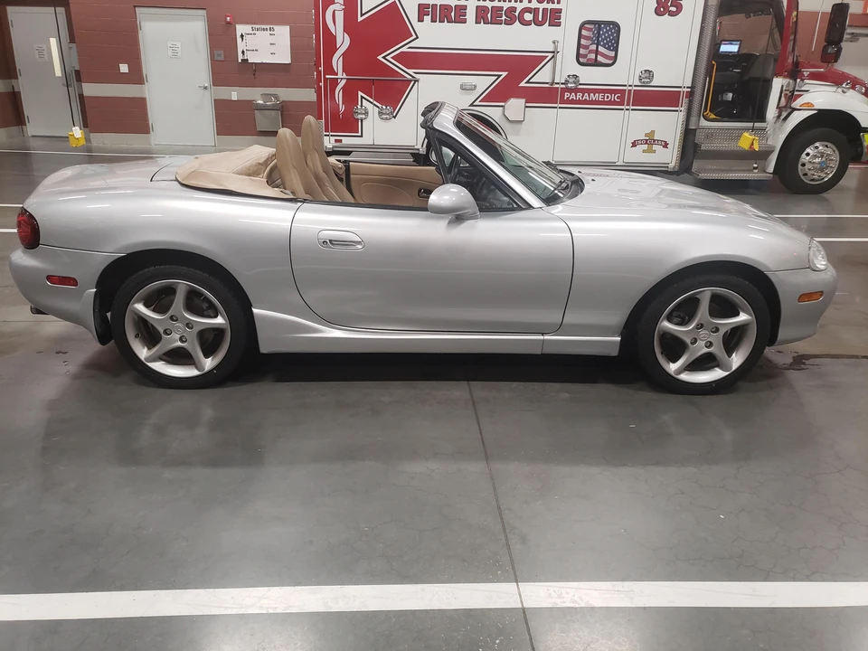 2002 Mazda NB MX-5 Miata - Image 3 of 31