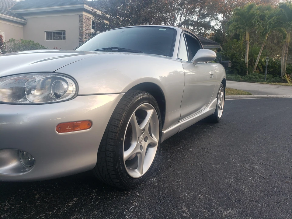 2002 Mazda NB MX-5 Miata - Image 9 of 31
