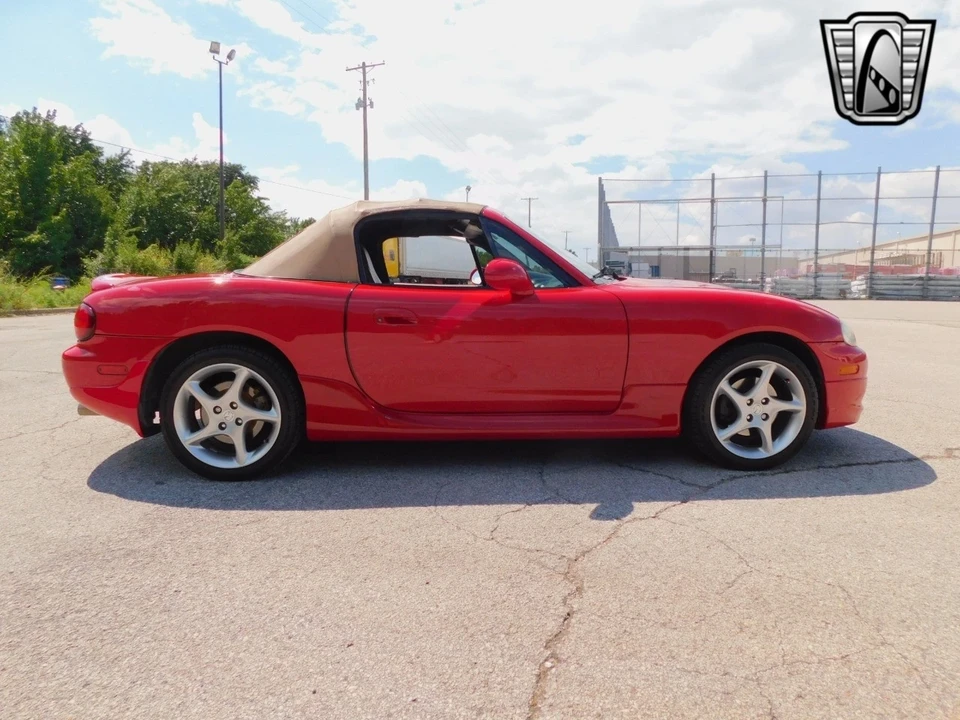 2002 Mazda NB MX-5 Miata - Image 5 of 21