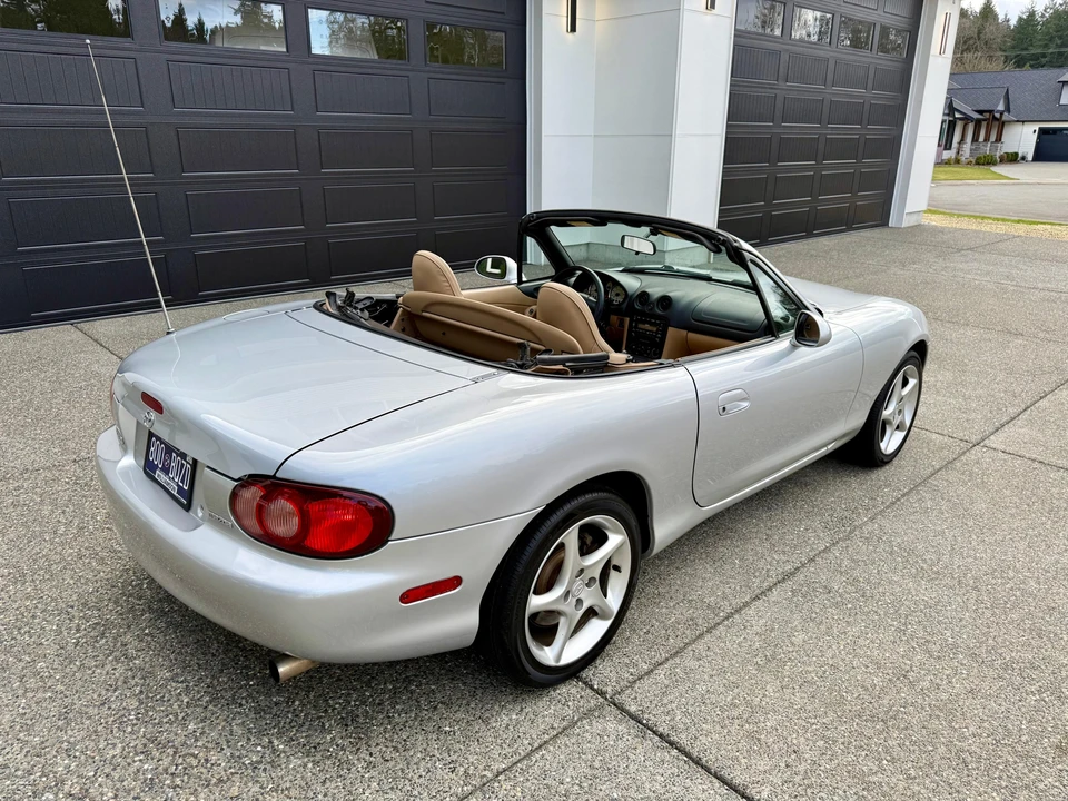 2002 Mazda NB MX-5 Miata - Image 9 of 31