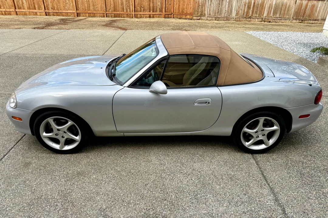 2002 Mazda NB MX-5 Miata - Image 3 of 31