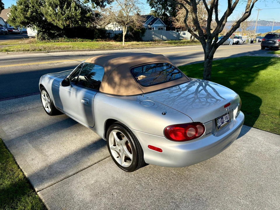 2002 Mazda NB MX-5 Miata - Image 19 of 31