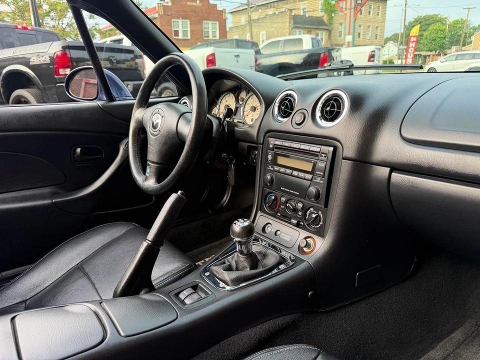 2002 Mazda NB MX-5 Miata - Image 25 of 31