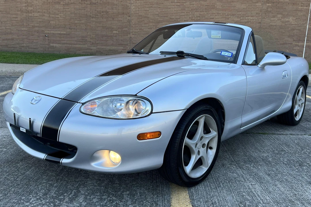 2002 Mazda NB MX-5 Miata - Image 2 of 5