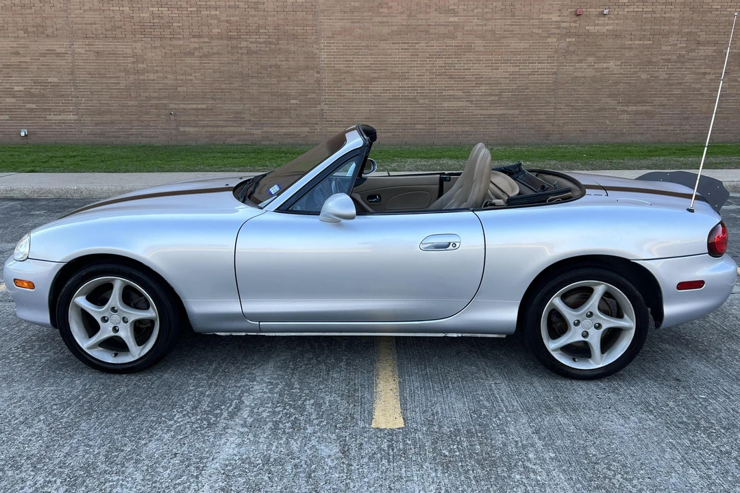 2002 Mazda NB MX-5 Miata - Image 3 of 5