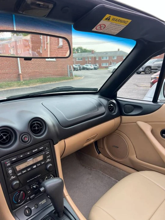 2002 Mazda NB MX-5 Miata - Image 9 of 10