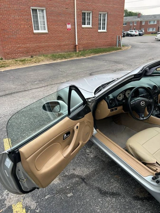 2002 Mazda NB MX-5 Miata - Image 8 of 10