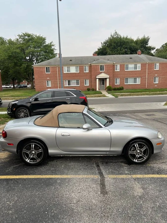 2002 Mazda NB MX-5 Miata - Image 5 of 10