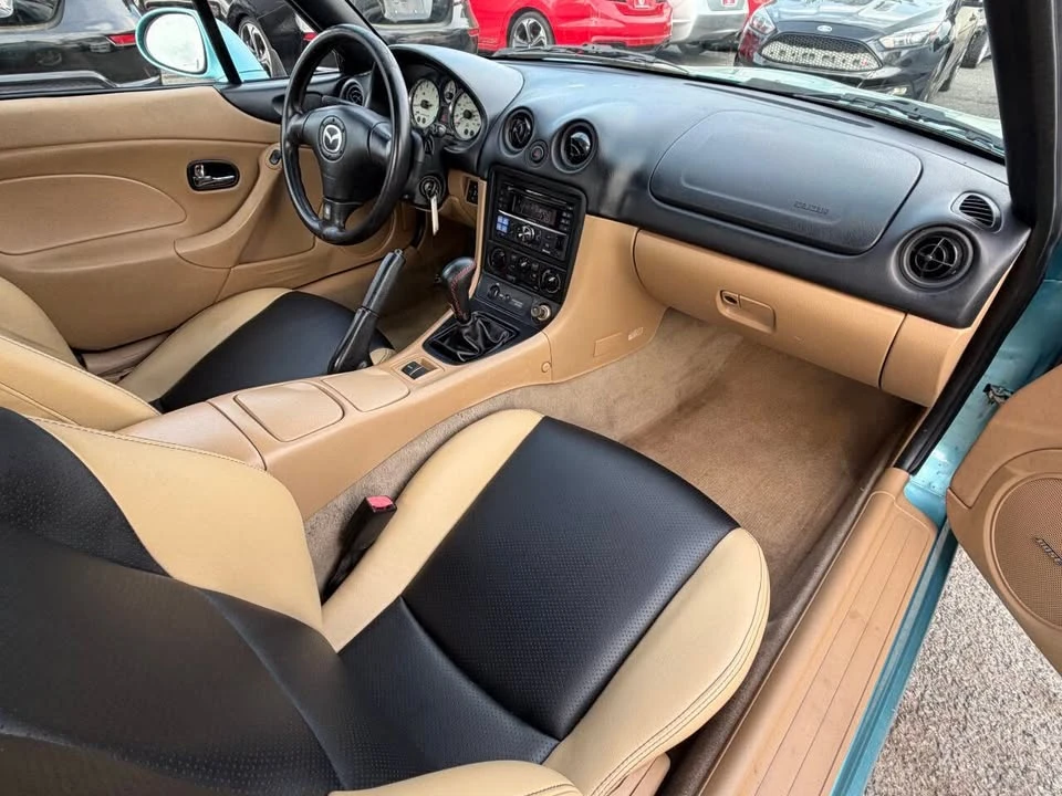 2002 Mazda NB MX-5 Miata - Image 10 of 15