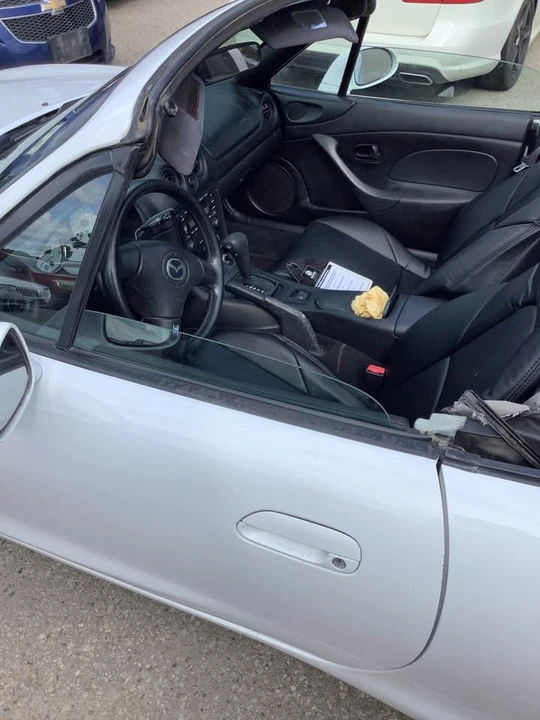 2002 Mazda NB MX-5 Miata - Image 6 of 8