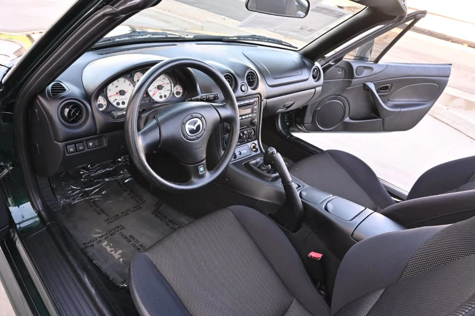 2002 Mazda NB MX-5 Miata - Image 17 of 20