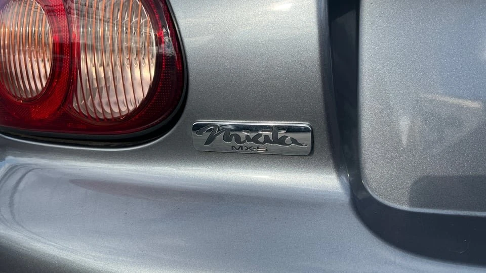 2002 Mazda NB MX-5 Miata - Image 16 of 20