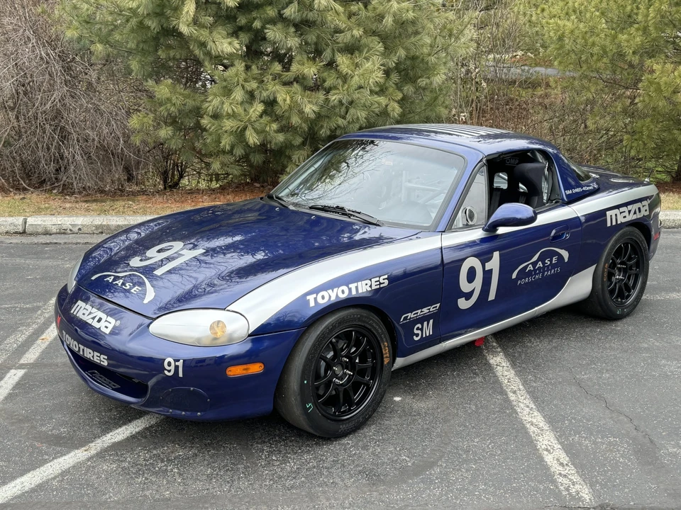 2002 Mazda NB MX-5 Miata - Image 3 of 31