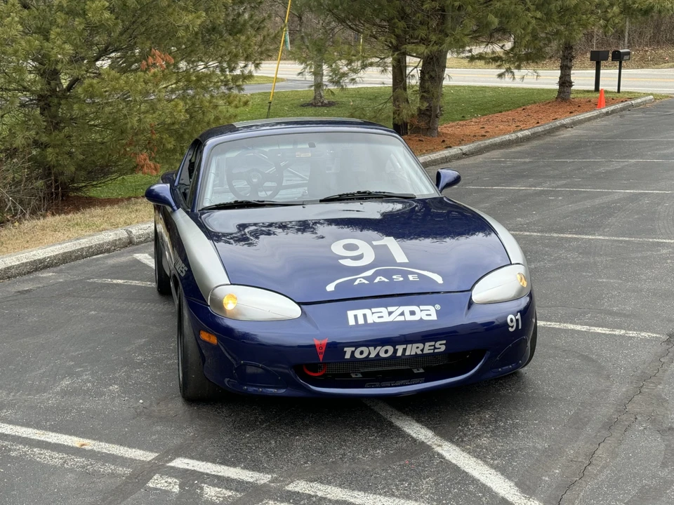 2002 Mazda NB MX-5 Miata - Image 9 of 31