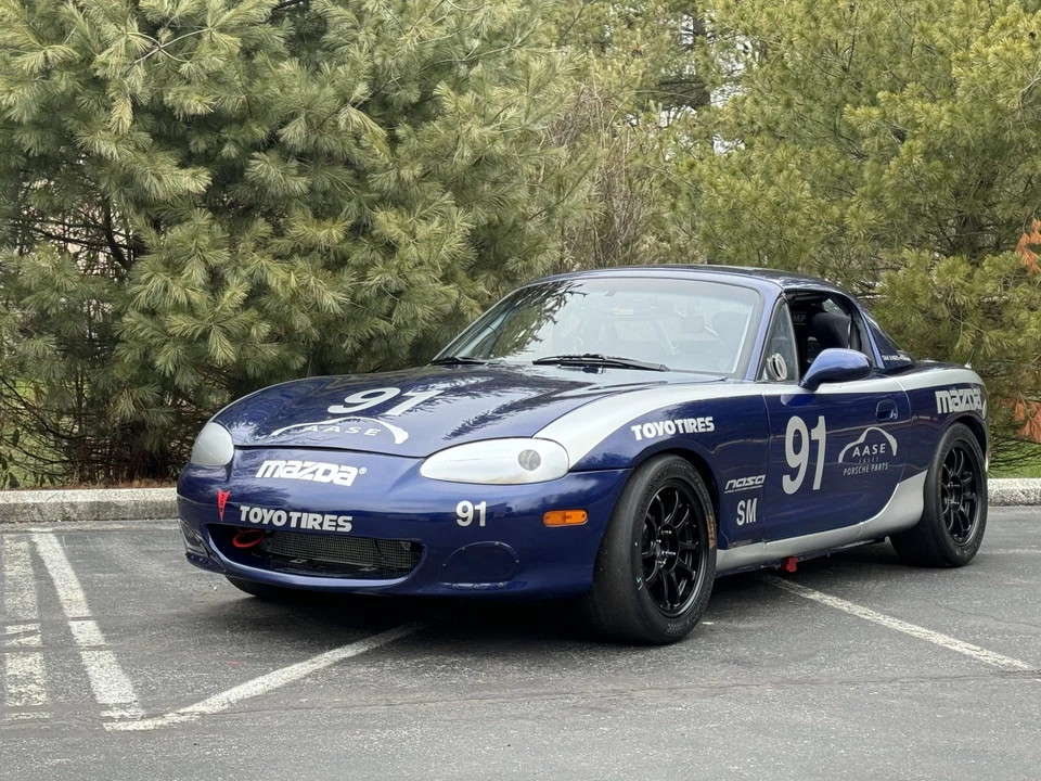 2002 Mazda NB MX-5 Miata - Image 5 of 31