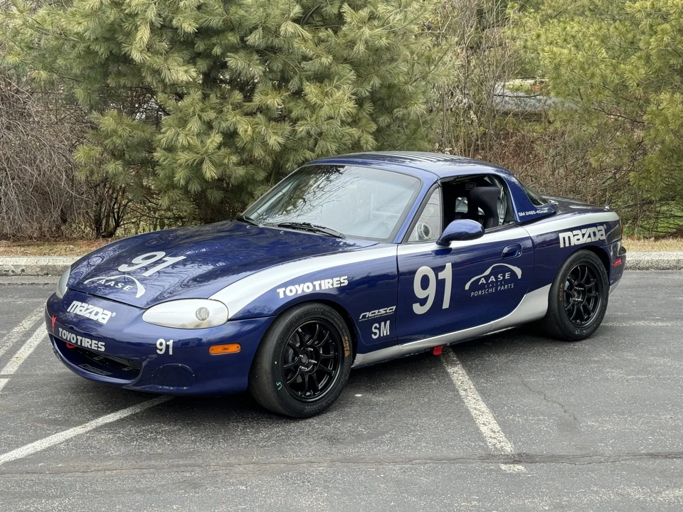 2002 Mazda NB MX-5 Miata - Image 2 of 31