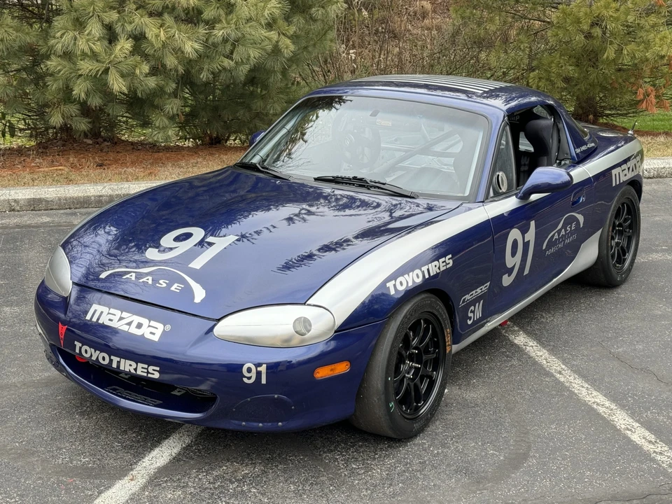 2002 Mazda NB MX-5 Miata - Image 4 of 31