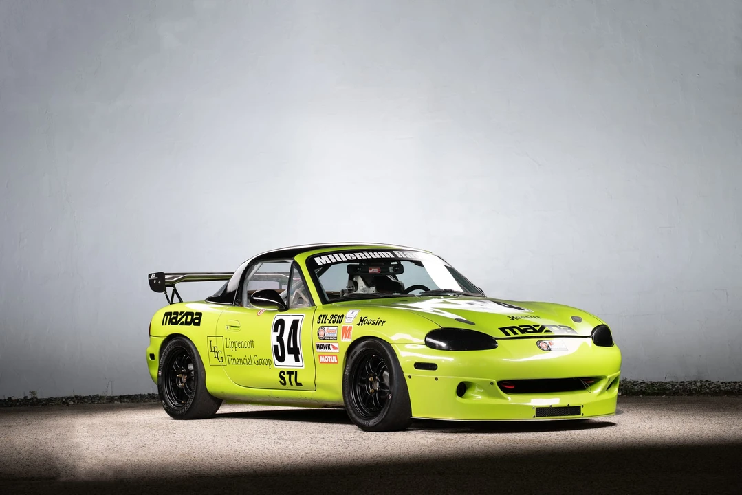 2002 Mazda NB MX-5 Miata - Image 2 of 31