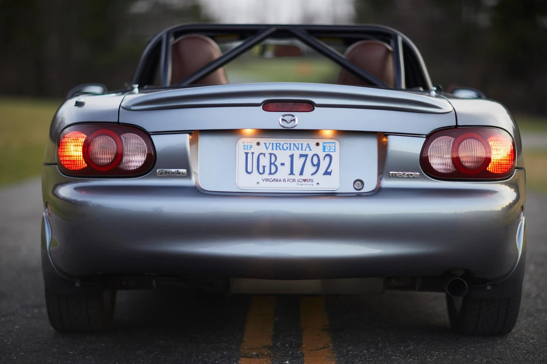 2002 Mazda NB MX-5 Miata - Image 8 of 31