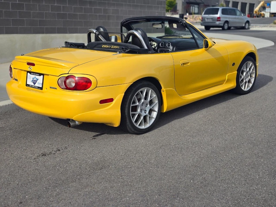 2002 Mazda NB MX-5 Miata - Image 3 of 17